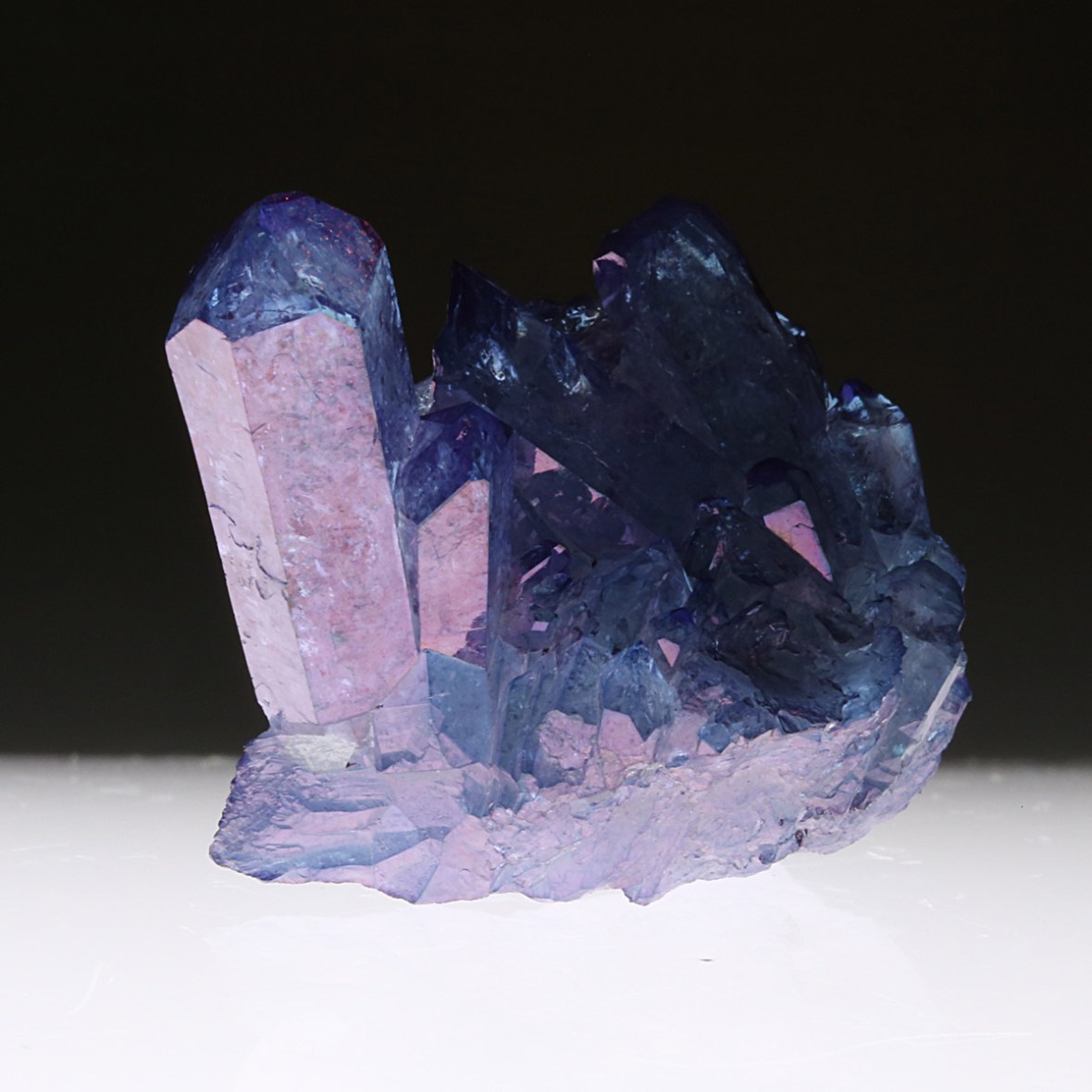 Aqua aura photographed by Serge Briez for Imagin'all (http://www.cristaux-sante.com)