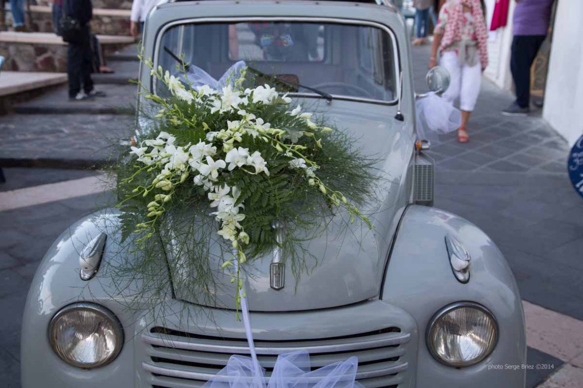 the bride's car is advanced, Lipari port photographed by Serge Briez ©2014 Cap médiations, Thera Explorer