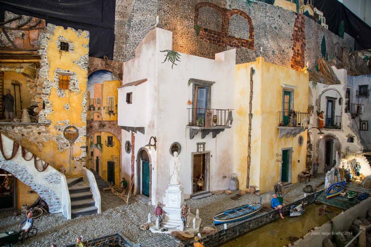 Creche of the Madonna della Nueve Church, Lipari photographed by Serge Briez ©2014 Cap médiations, Thera Explorer