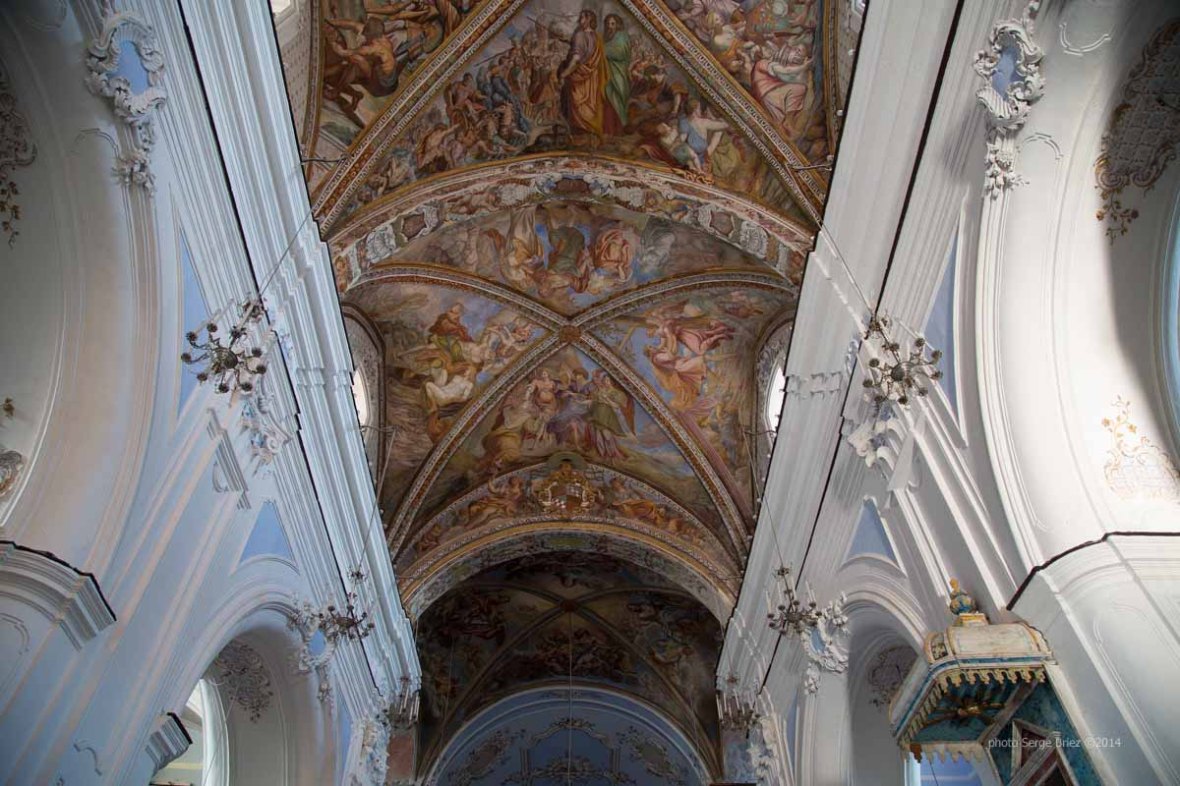 Frescoed ceilings in the Basilica San Bartolomeo, Lipari Island photographed by Serge Briez ©2014 Cap médiations, Thera Explorer