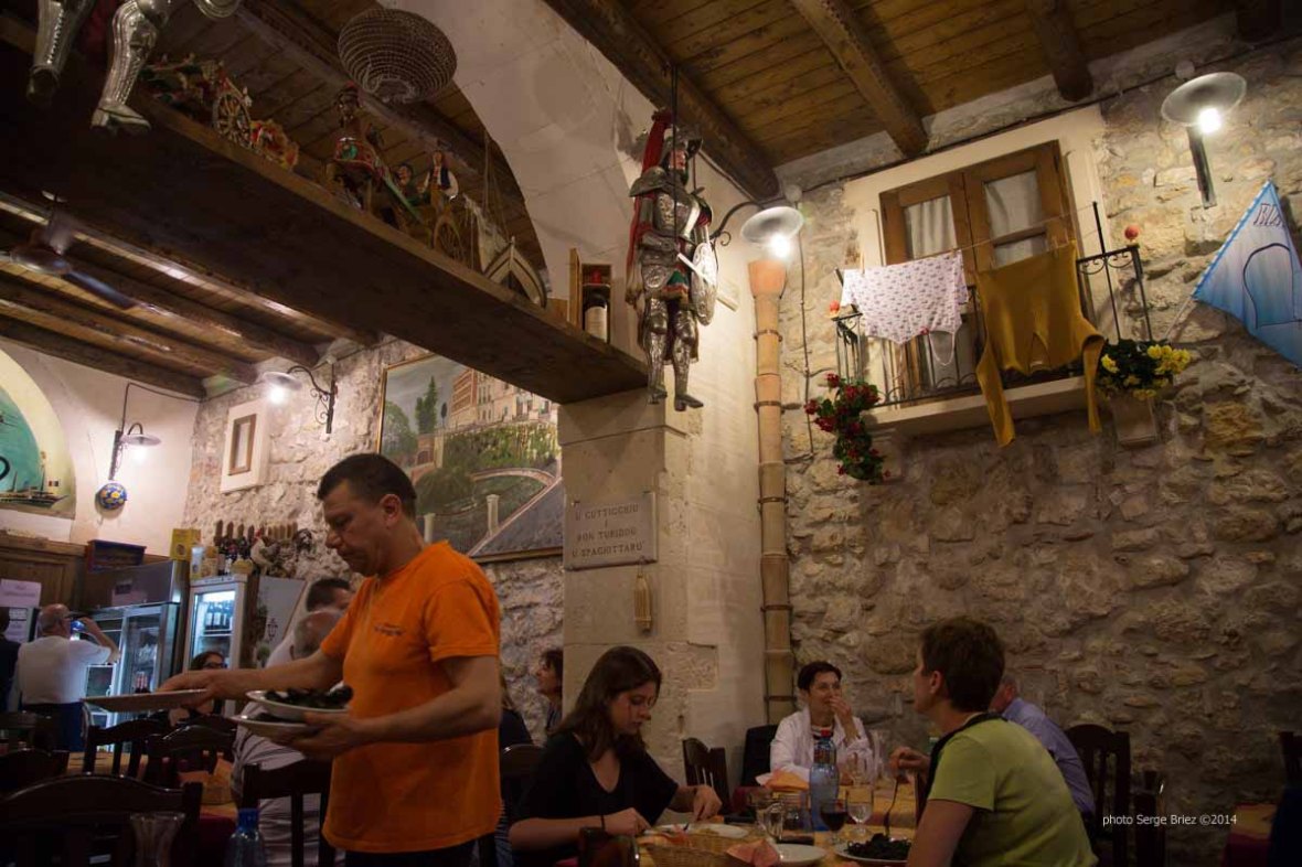 spaghetteria "Do Scogghiu" Ortygia Island, Syracuse photographed by Serge Briez ©2014 Cap médiations, Thera Explorer