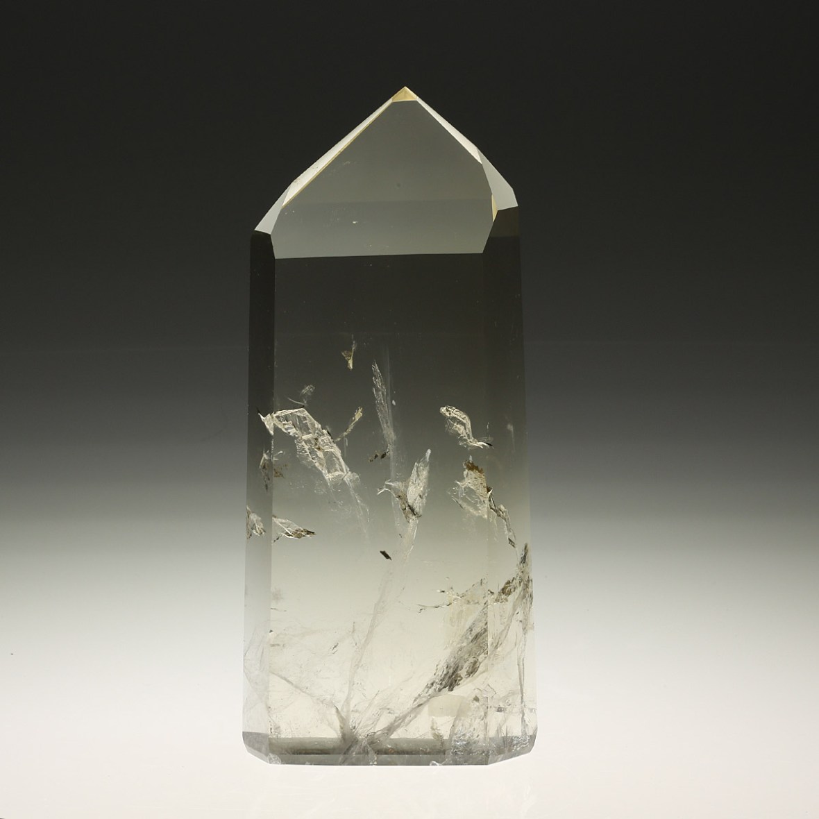 Citrine photographed by Serge Briez for Imagin'all (http://www.cristaux-sante.com)