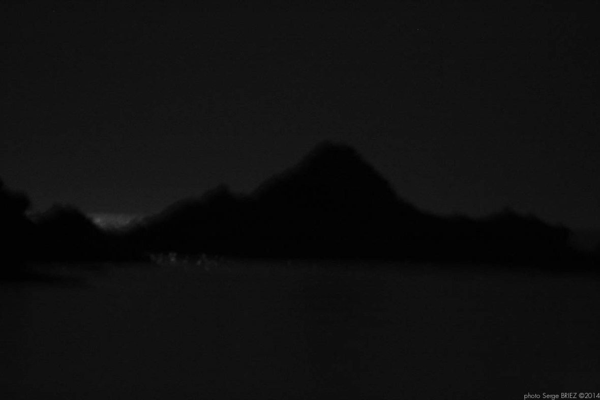 Bay of Salvador Dalí in the moonlight, port Lligat, Spain photographed by Serge Briez, ©2014 Cap médiations
