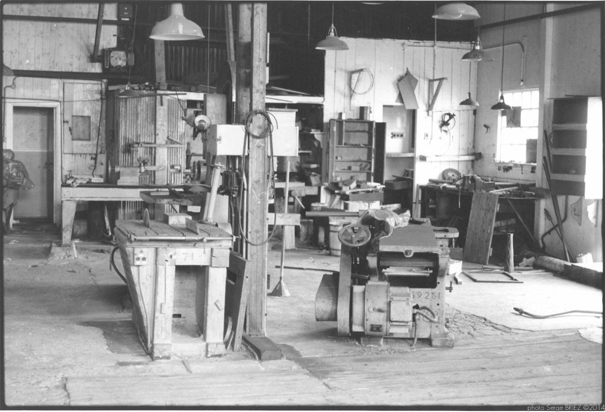 Workshops and equipment of Leith harbour whaling bases, teardown by Argentine scrap, Grytviken, March, 1982, photographed by Serge Briez, ©2014 Cap médiations