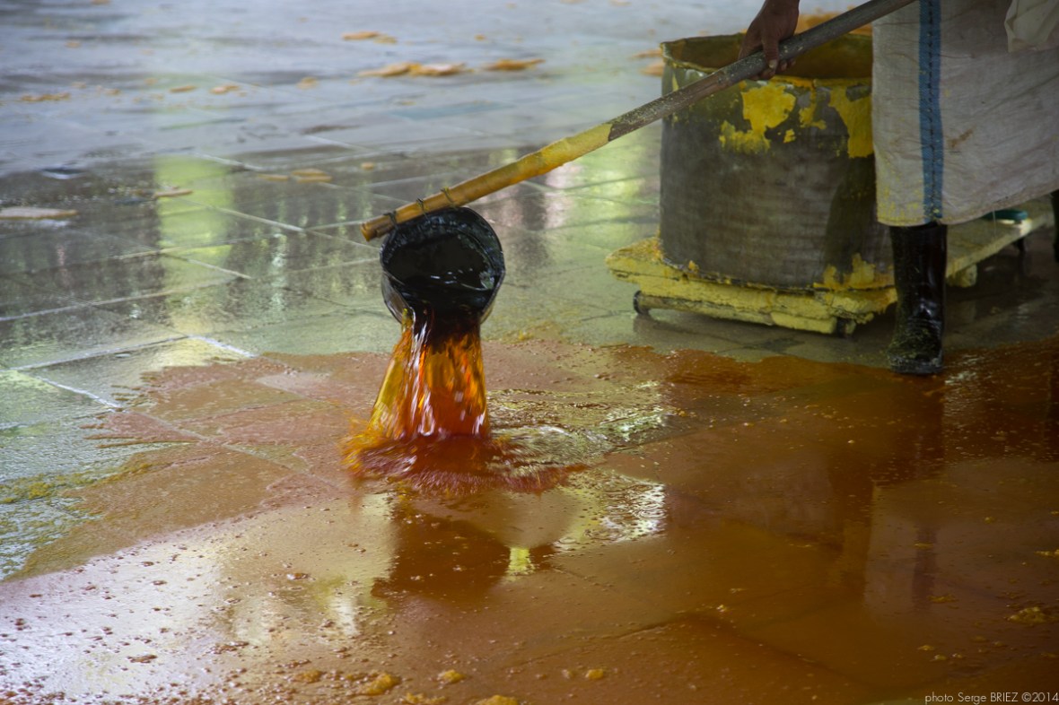 Sulfur Boiler in Java photographed by Serge Briez