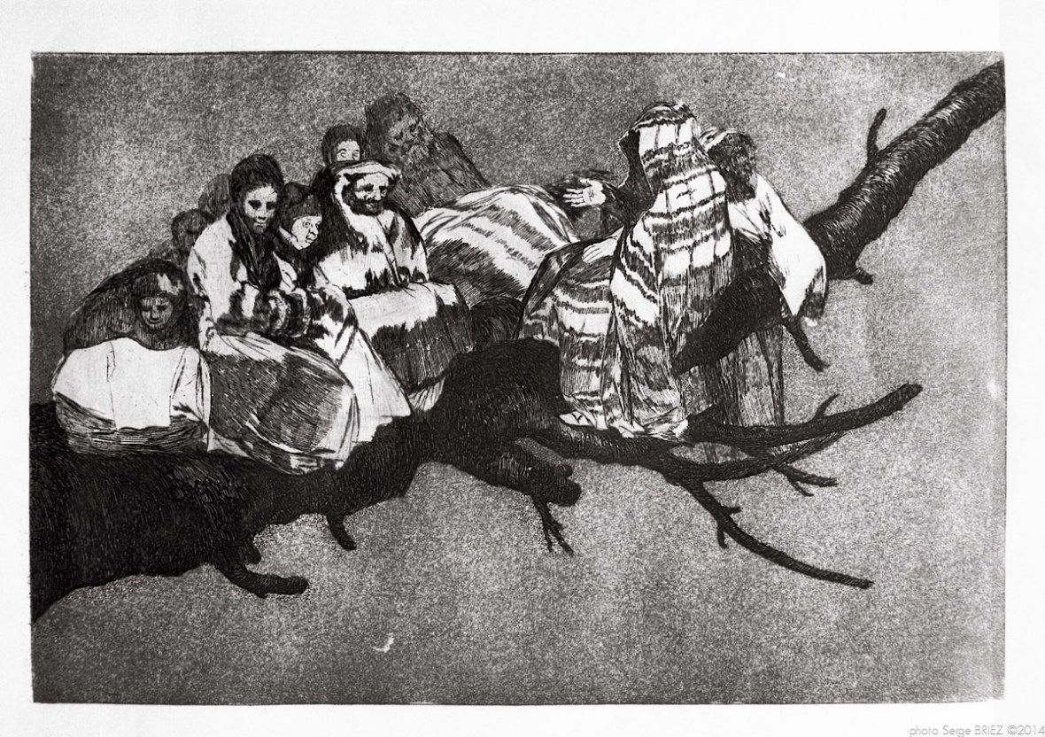 Print from the series "Los Disparates" (1864) by Francisco Goya. Plate 03 : "Disparate ridículo" photographed by Serge Briez ©2014 Cap médiations