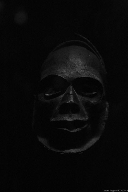 Primitive art, anthropomorphic masks, in museum quai Branly photographed by Serge Briez, ©2014 Cap médiations