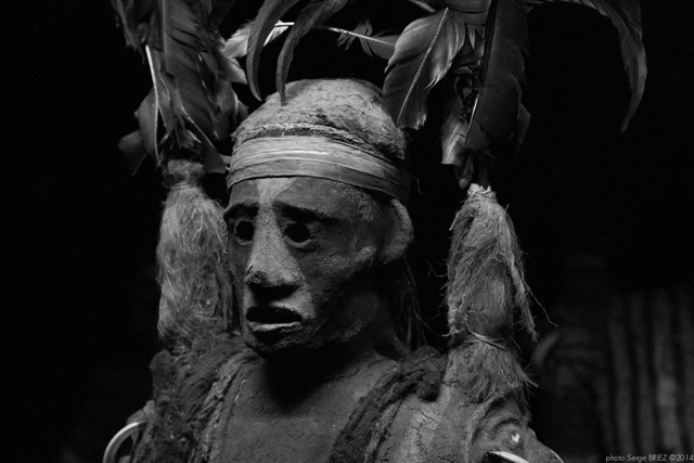 Primitive art, anthropomorphic masks, in museum quai Branly photographed by Serge Briez, ©2014 Cap médiations