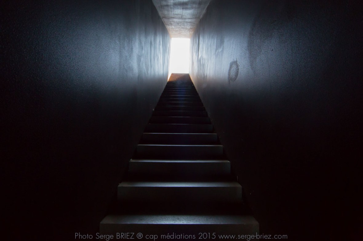 PASSAGES, Dani Karavan en hommage à Walter Benjamin - photo Serge Briez ®capmediations.2015 reproduction iinterdite