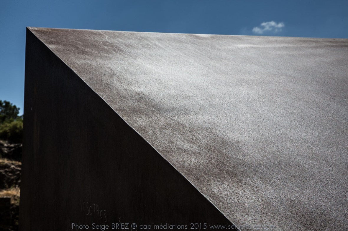 PASSAGES, Dani Karavan en hommage à Walter Benjamin - photo Serge Briez ®capmediations.2015 reproduction iinterdite