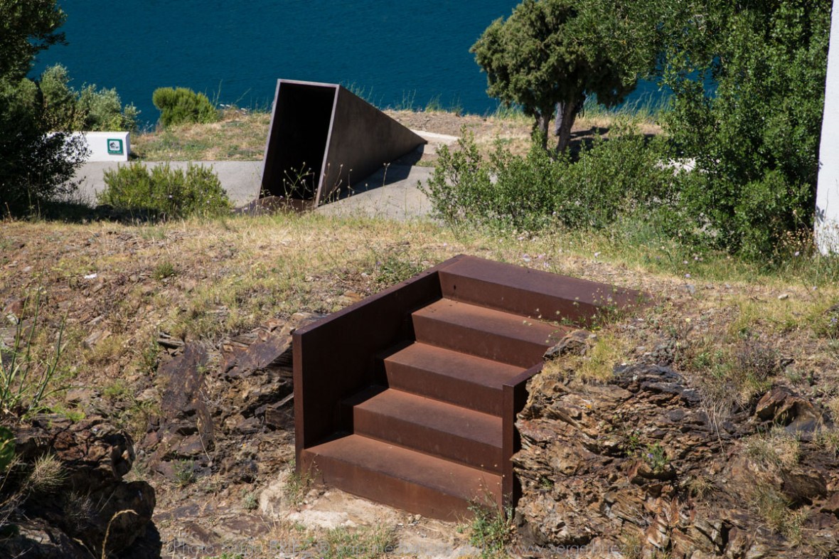 PASSAGES, Dani Karavan en hommage à Walter Benjamin - photo Serge Briez ®capmediations.2015 reproduction iinterdite