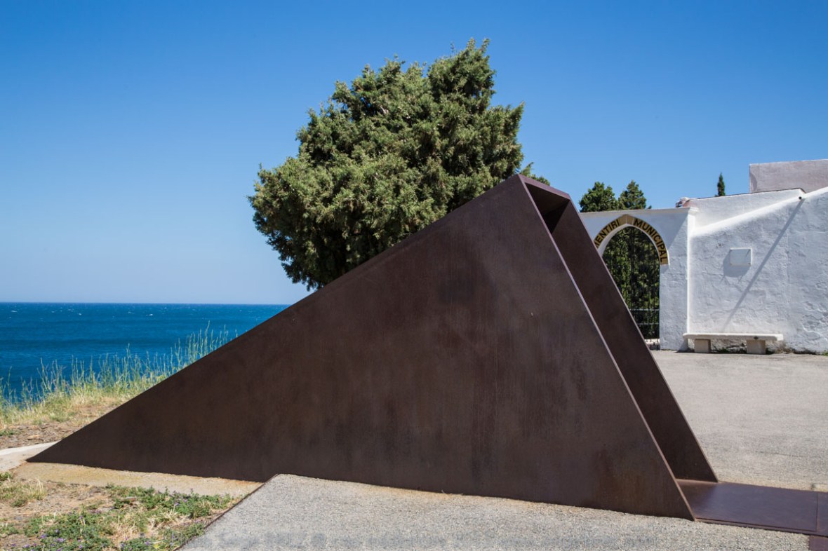 PASSAGES, Dani Karavan en hommage à Walter Benjamin - photo Serge Briez ®capmediations.2015 reproduction iinterdite