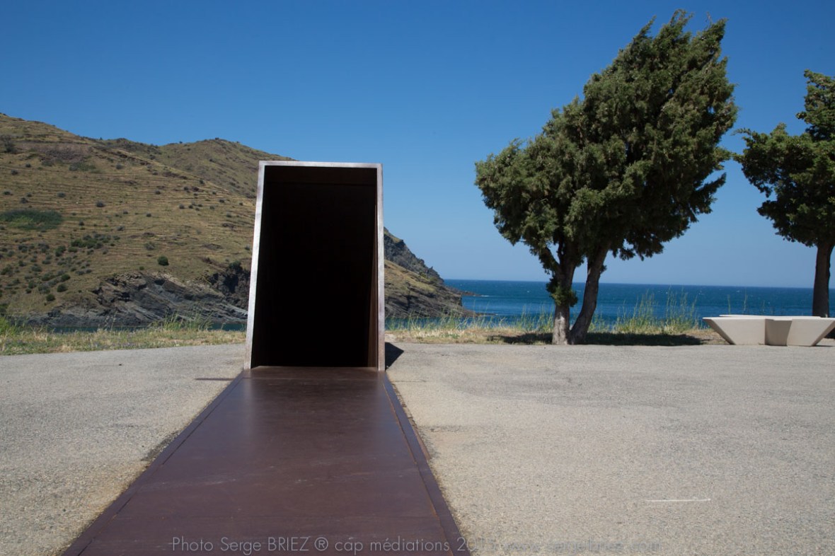 PASSAGES, Dani Karavan en hommage à Walter Benjamin - photo Serge Briez ®capmediations.2015 reproduction iinterdite